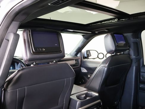 Used 2022 Ford Expedition Max Limited image 16