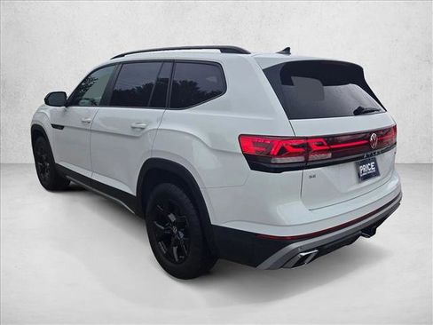 Used 2024 Volkswagen Atlas Peak Edition SE AWD/4WD image 8