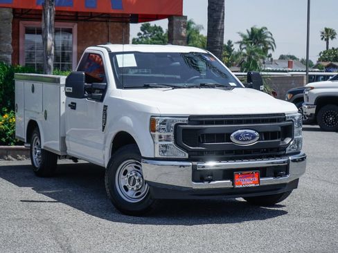 Used 2022 Ford F250 XL w/ Power Equipment Group RWD image 2