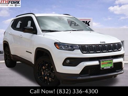 Used 2025 Jeep Compass Latitude w/ Altitude Special Edition AWD/4WD image 1
