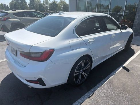 Used 2019 BMW 330i xDrive Sedan w/ Premium Package AWD/4WD image 3