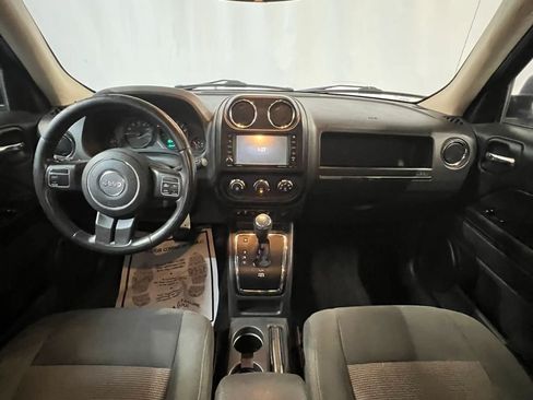 Used 2013 Jeep Patriot Latitude FWD image 13