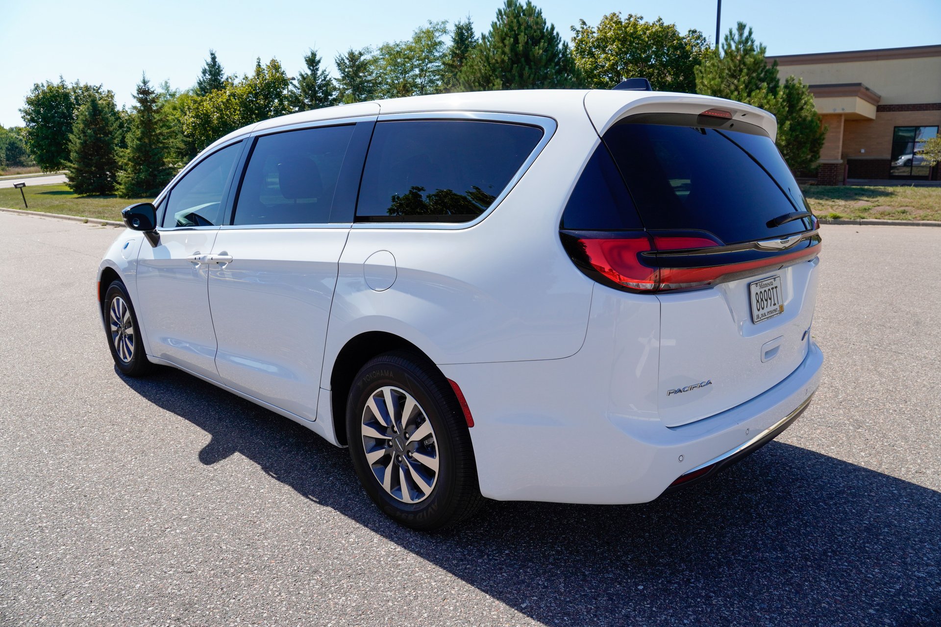 Used 2024 Chrysler Pacifica Limited FWD image 6