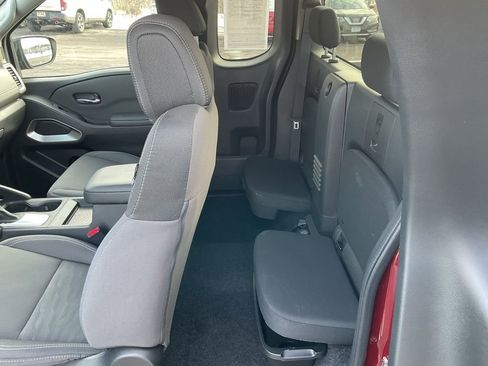 Used 2024 Nissan Frontier SV image 20