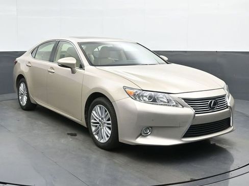 Used 2014 Lexus ES 350 w/ Luxury Package image 2