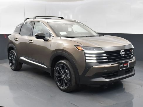 New 2026 Nissan Kicks SR w/ Illumination Package image 1