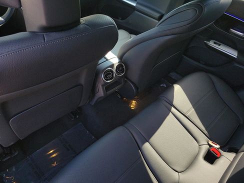 Certified 2025 Mercedes-Benz GLC 300 image 14