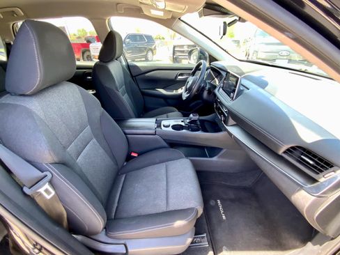 Used 2024 Nissan Rogue SV AWD/4WD image 19