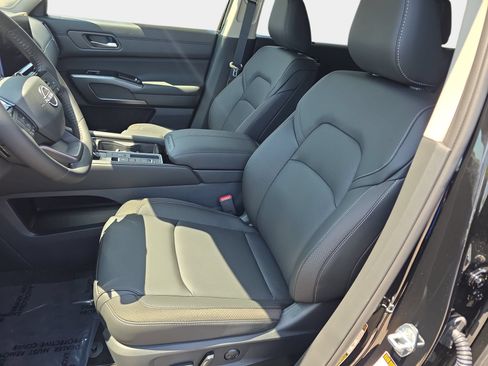 New 2026 Nissan Pathfinder SL w/ SL Premium Package FWD image 15