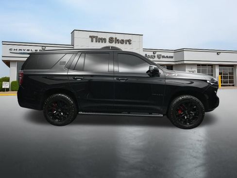 Used 2022 Chevrolet Tahoe Z71 w/ Luxury Package AWD/4WD image 6