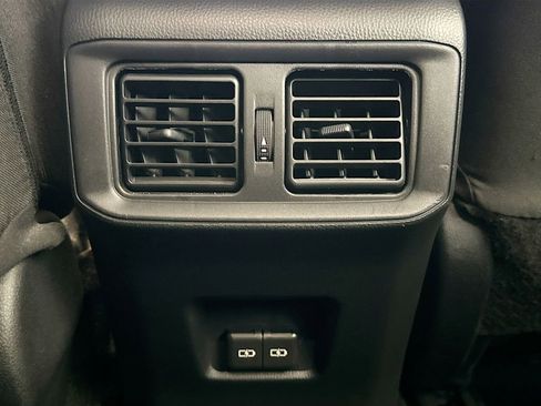 Used 2025 Toyota RAV4 XLE AWD/4WD image 27