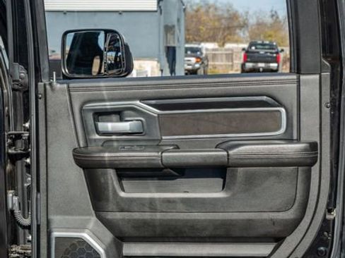 Used 2020 RAM 2500 Laramie w/ Night Edition image 39