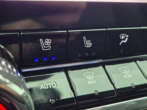 New 2026 GMC Canyon Denali w/ LPO, Denali Black Edition image 6