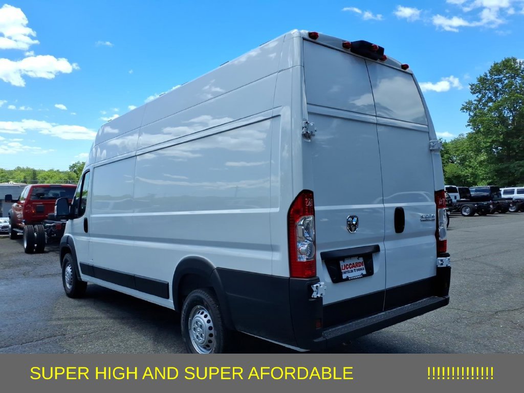 New 2026 RAM ProMaster 3500 w/ Storage Group FWD image 4