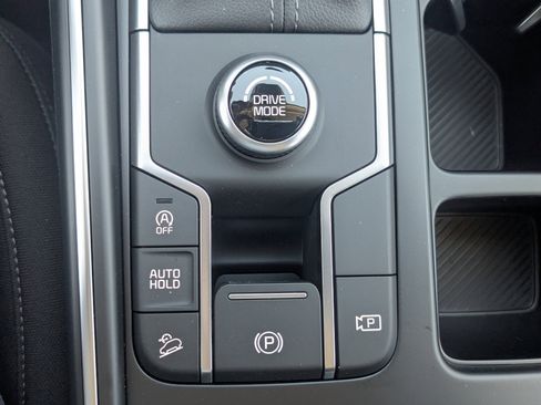 New 2026 Kia Sorento LX FWD image 21