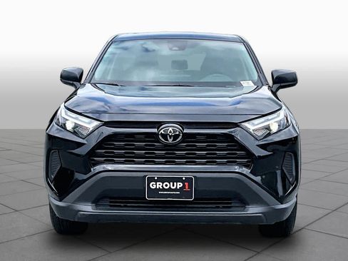 Used 2025 Toyota RAV4 LE AWD/4WD image 4