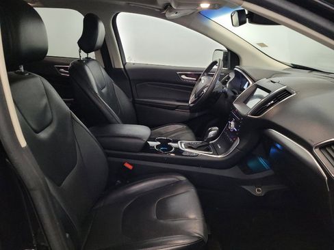 Used 2018 Ford Edge Titanium w/ Equipment Group 302A AWD/4WD image 21