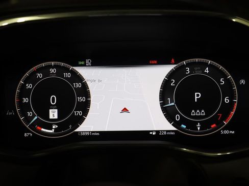 Used 2025 Jaguar F-PACE R-Dynamic S AWD/4WD image 11