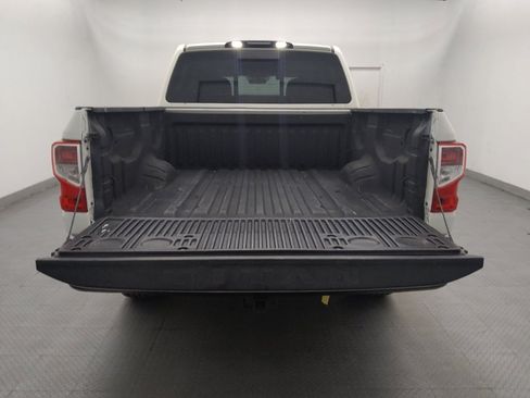 Used 2017 Nissan Titan S AWD/4WD image 29