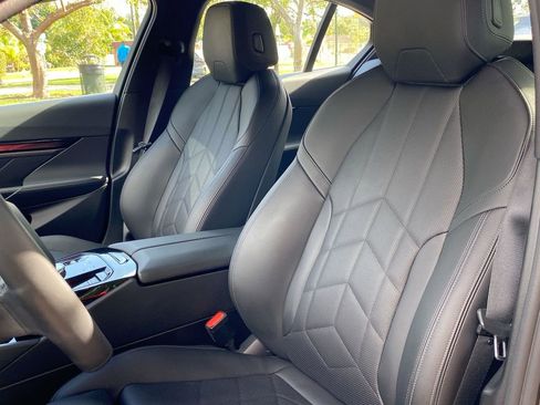 Used 2025 BMW i5 eDrive40i w/ Premium Package image 38