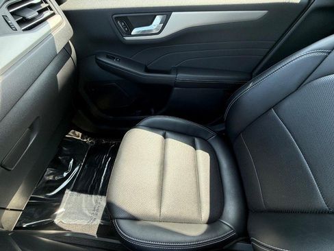 Certified 2022 Ford Escape SEL AWD/4WD image 27