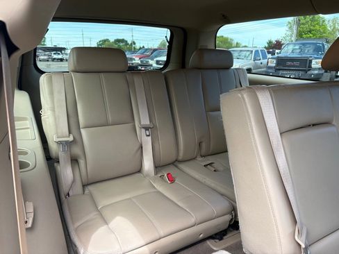 Used 2009 Chevrolet Suburban LT AWD/4WD image 13