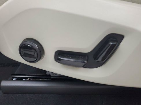 Certified 2024 Volvo XC90 T8 Plus w/ Protection Package AWD/4WD image 21