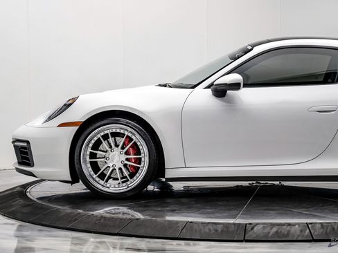 Used 2020 Porsche 911 Carrera RWD image 7