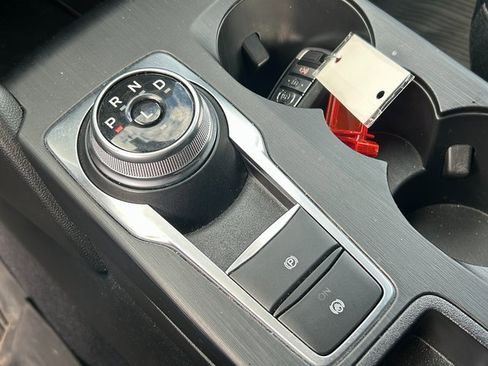 Used 2023 Ford Escape SE w/ Class II Trailer Tow Package image 17