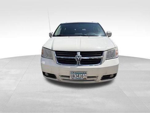 Used 2010 Dodge Grand Caravan SXT FWD image 2