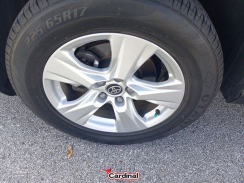 Used 2021 Toyota RAV4 XLE image 15