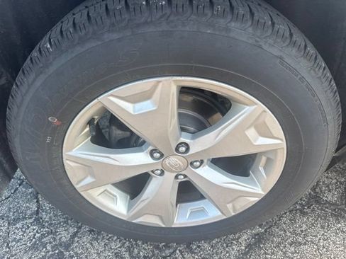 Used 2015 Subaru Forester 2.5i Limited AWD/4WD image 6