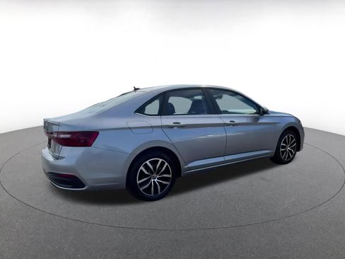 Used 2025 Volkswagen Jetta SE image 14