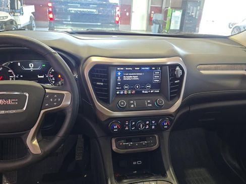 Used 2023 GMC Acadia Denali w/ Denali Ultimate Package AWD/4WD image 8