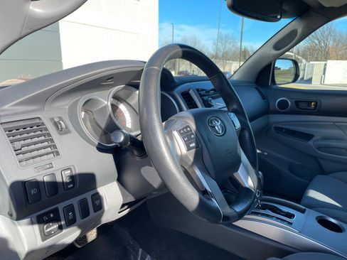 Used 2012 Toyota Tacoma 4x4 Access Cab V6 image 24