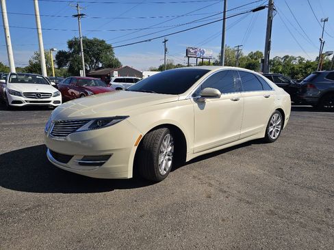 Used 2015 Lincoln MKZ AWD image 2
