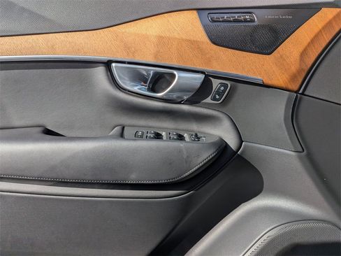 New 2024 Volvo XC90 B6 Plus w/ Protection Package Premier image 32