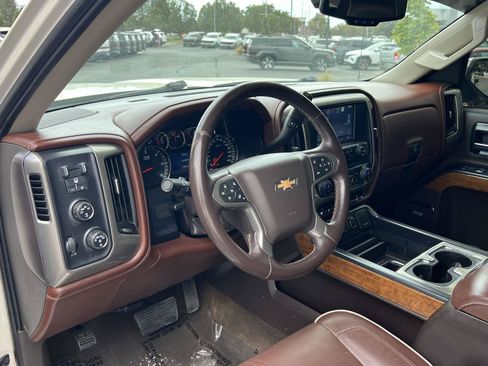 Used 2014 Chevrolet Silverado 1500 High Country w/ High Country Premium Package AWD/4WD image 28