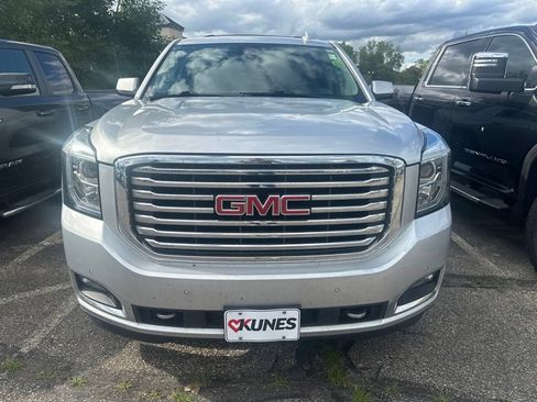 Used 2021 GMC Yukon XL SLT w/ SLT Luxury Package AWD/4WD image 3