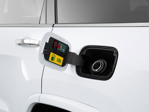 Used 2015 Jeep Grand Cherokee Overland w/ Advanced Technology Group RWD image 60