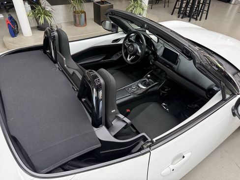 Used 2016 MAZDA MX-5 Miata Club RWD image 25