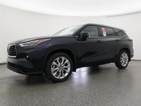 New 2026 Toyota Highlander Limited image 17