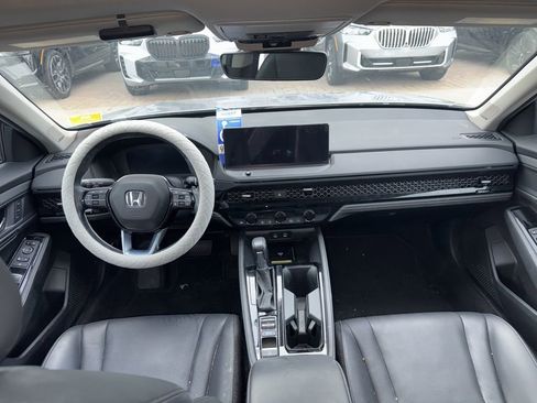 Used 2024 Honda Accord Touring image 9