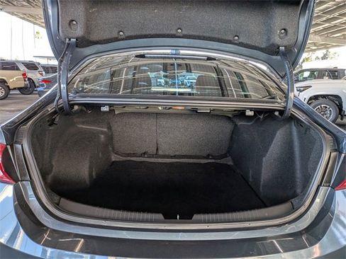 Used 2020 Chevrolet Malibu LT image 30