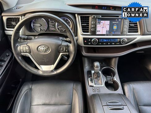 Used 2018 Toyota Highlander XLE AWD/4WD image 32