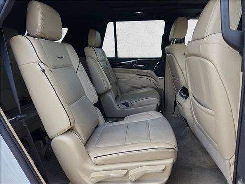 Used 2023 Cadillac Escalade Premium Luxury w/ Performance Package AWD/4WD image 22