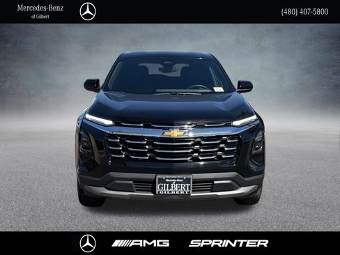 Used 2025 Chevrolet Equinox LT FWD image 2