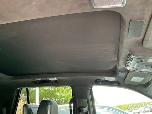 Used 2023 Cadillac Escalade Sport Platinum w/ LPO, ONYX Package AWD/4WD image 11