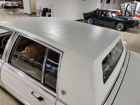 Used 1988 Cadillac Brougham image 6