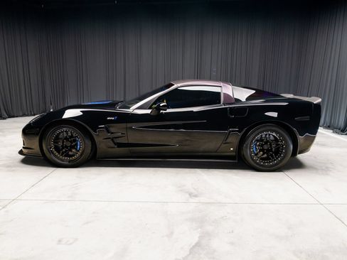 Used 2009 Chevrolet Corvette ZR1 w/ Preferred Equipment Group RWD image 11